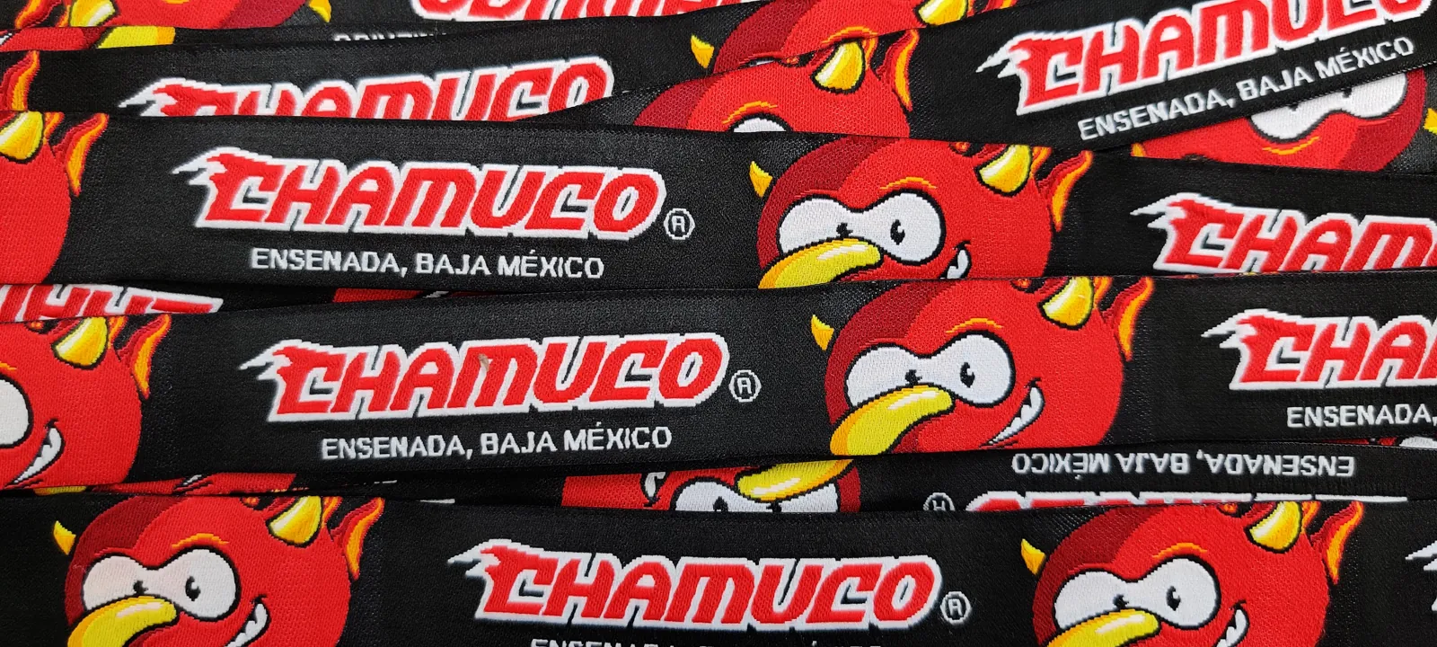 Pulseras bordadas